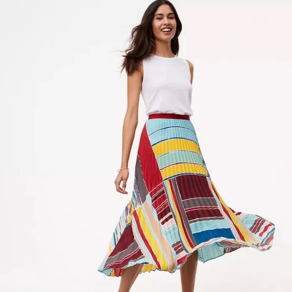 Ann Taylor LOFT
Cabana Pleated Maxi Skirt